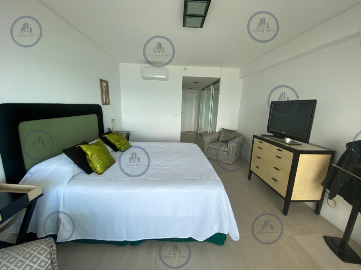 Apartamento ID.1650 - Moderno Apartamento de 2 Dormitorios en Le Parc Frente al Mar, Punta del Este 