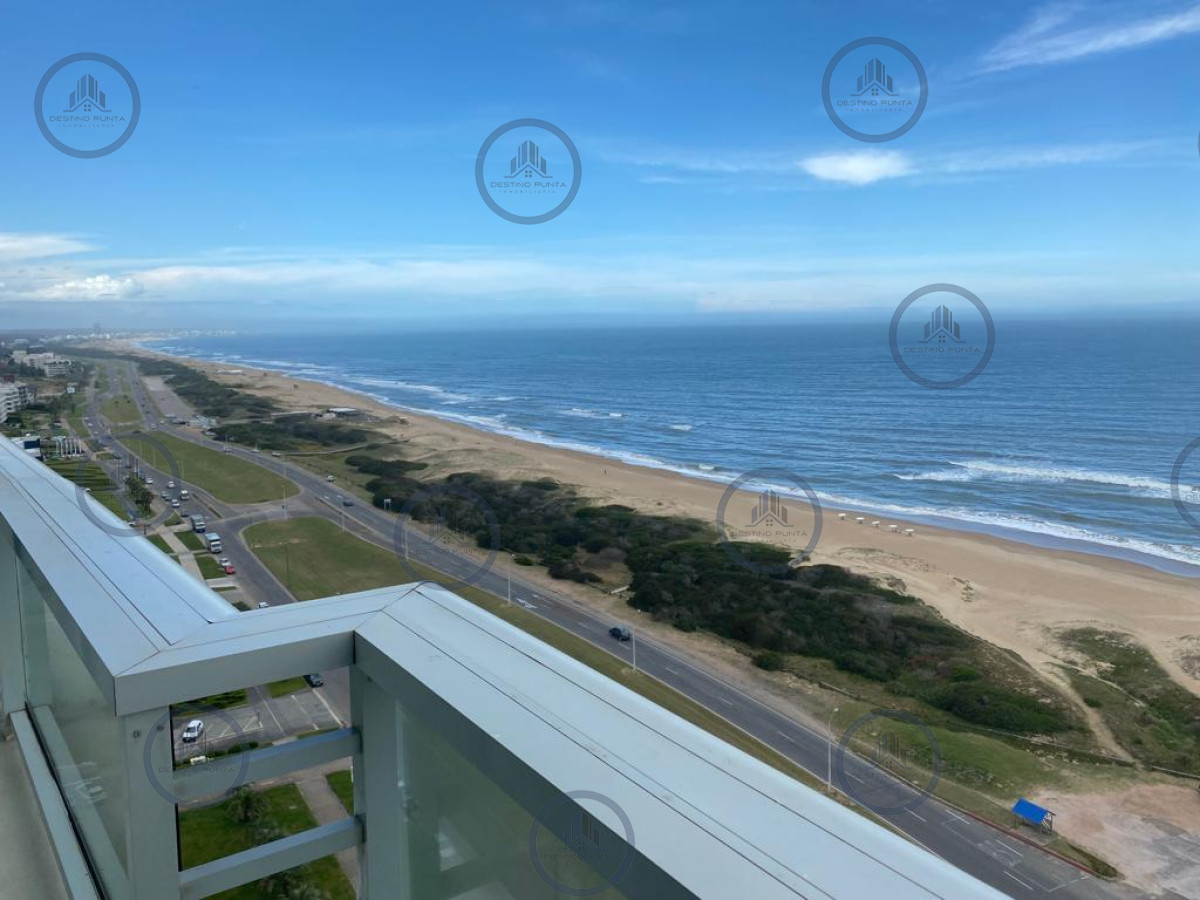 Apartamento ID.1650 - Moderno Apartamento de 2 Dormitorios en Le Parc Frente al Mar, Punta del Este 