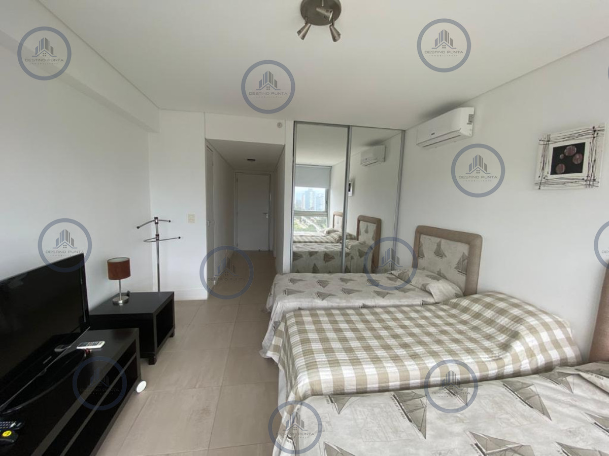 Apartamento ID.1650 - Moderno Apartamento de 2 Dormitorios en Le Parc Frente al Mar, Punta del Este 