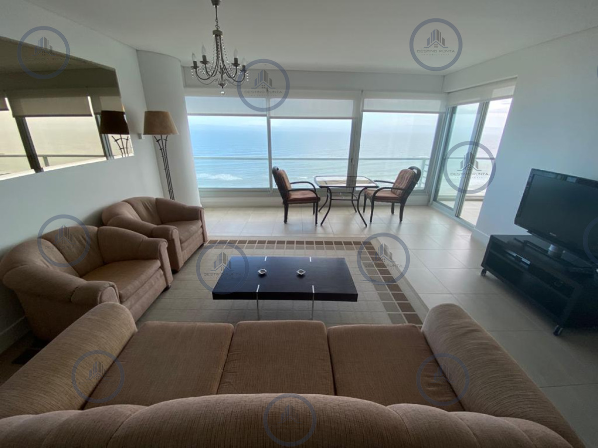 Apartamento ID.1650 - Moderno Apartamento de 2 Dormitorios en Le Parc Frente al Mar, Punta del Este 