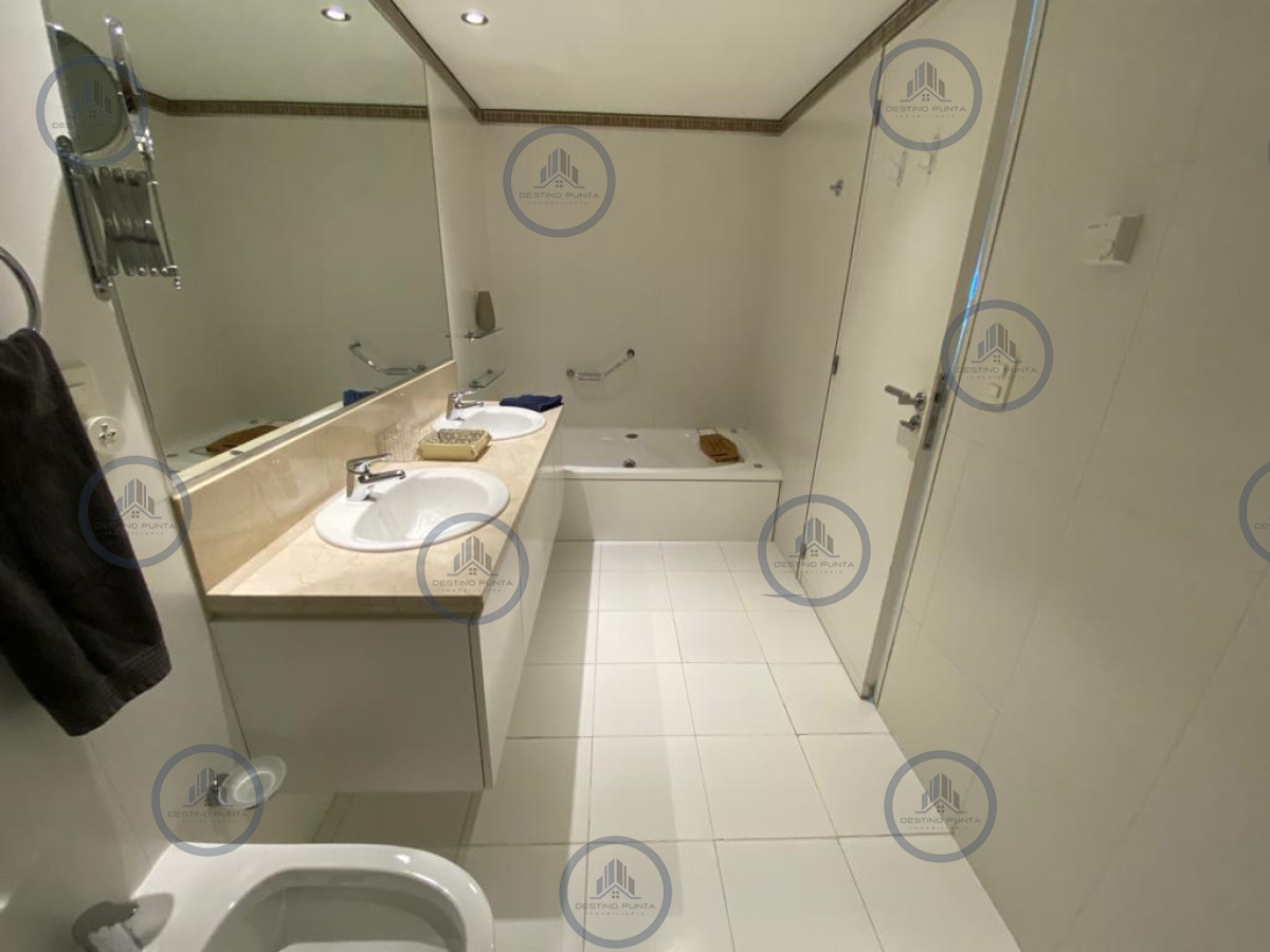 Apartamento ID.1648 - Moderno Apartamento en Le Parc Frente al Mar, Punta del Este 