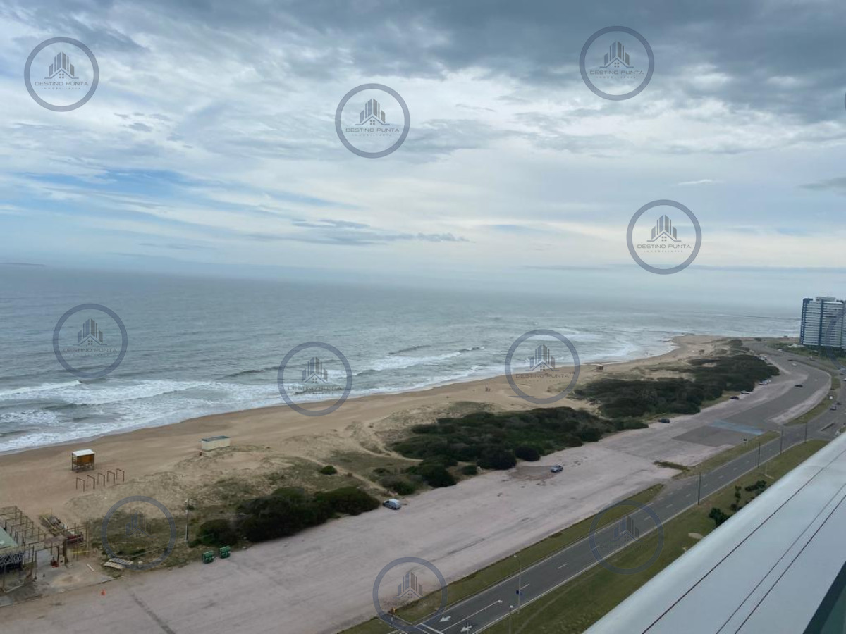 Apartamento ID.1650 - Moderno Apartamento de 2 Dormitorios en Le Parc Frente al Mar, Punta del Este 