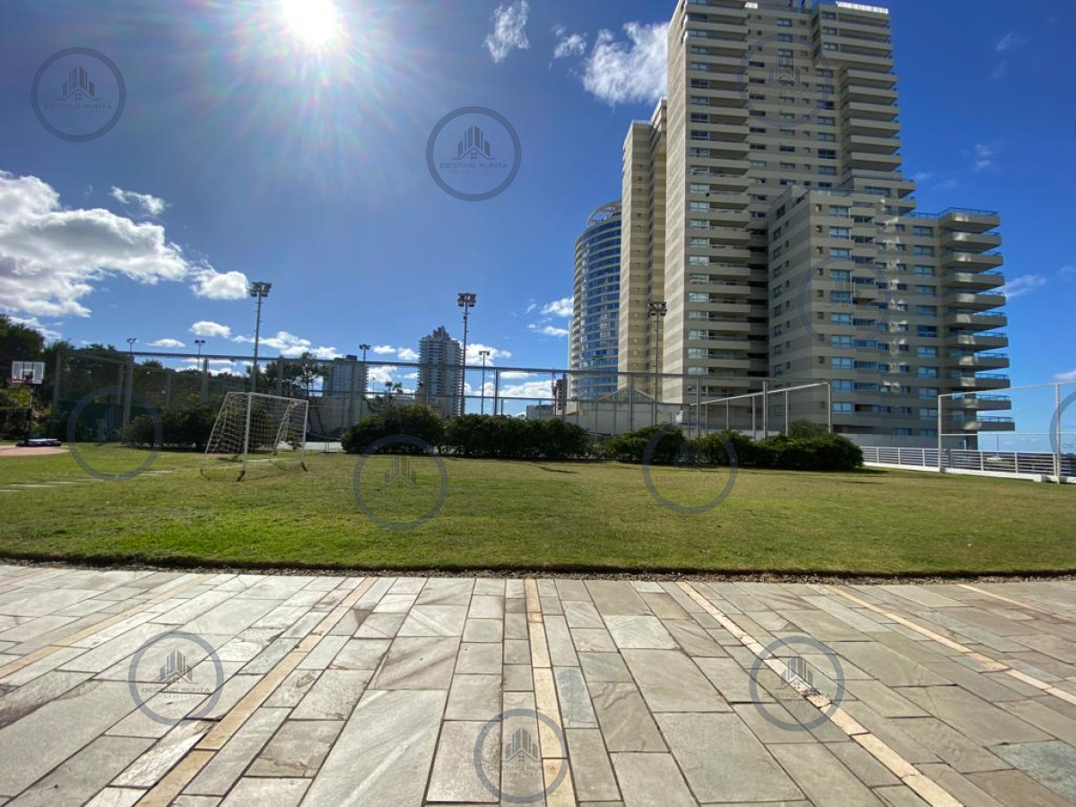 Apartamento ID.1650 - Moderno Apartamento de 2 Dormitorios en Le Parc Frente al Mar, Punta del Este 