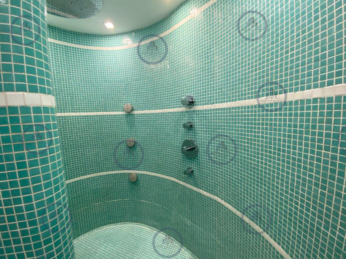 Apartamento ID.1650 - Moderno Apartamento de 2 Dormitorios en Le Parc Frente al Mar, Punta del Este 