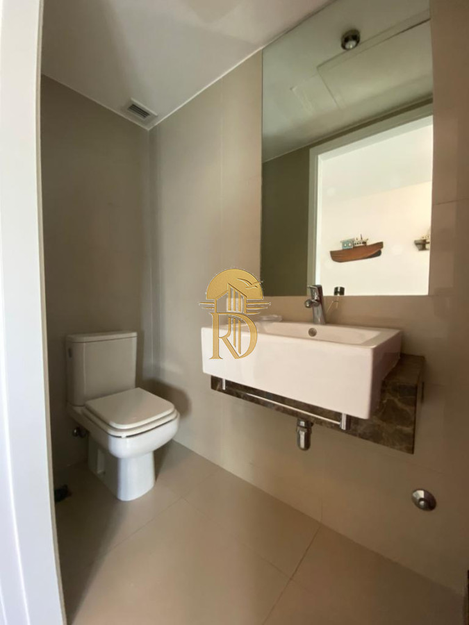 Alta gama sobre  primera línea -id-751-21