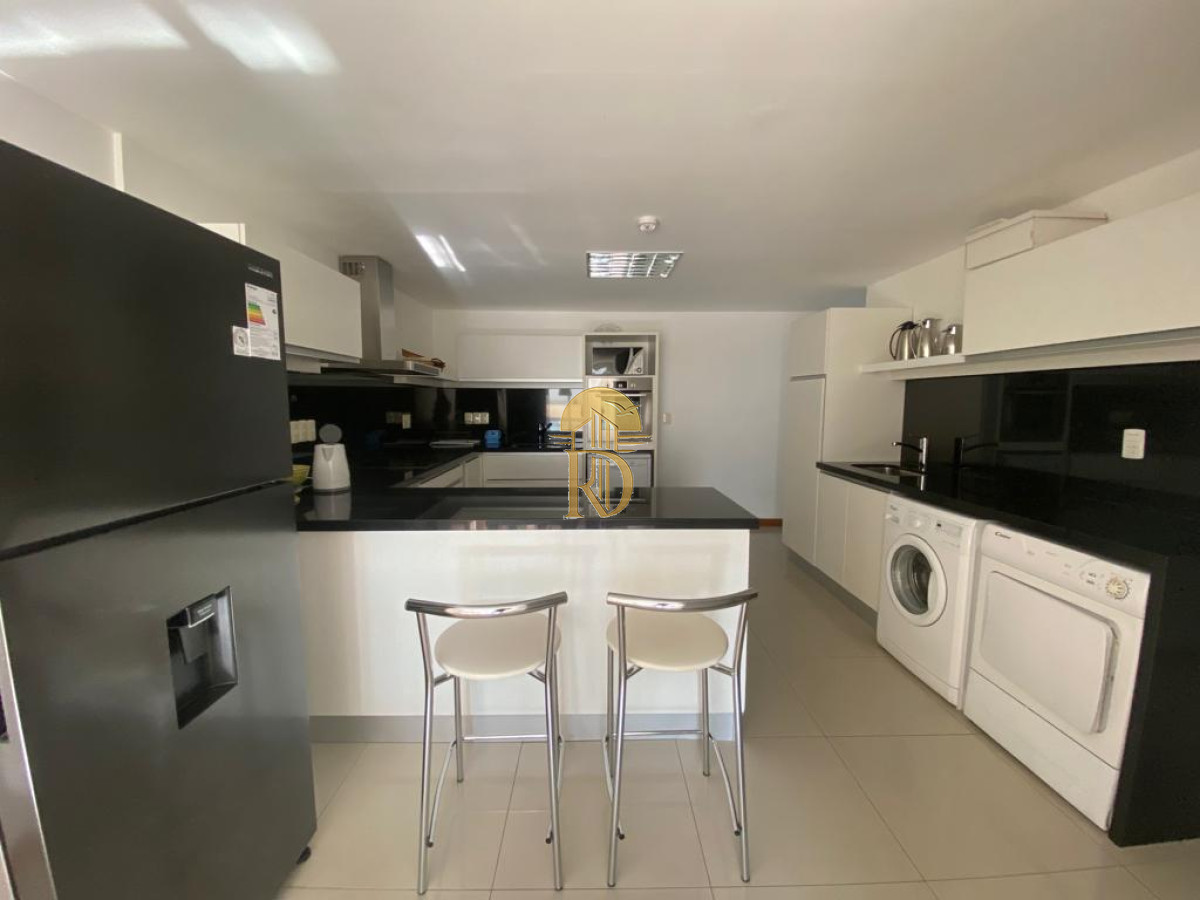 Alta gama sobre  primera línea -id-751-23