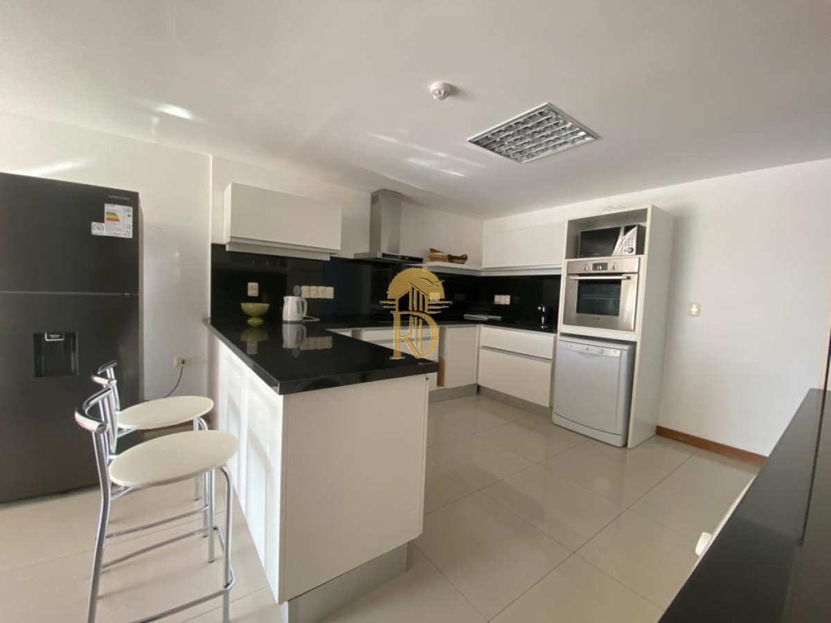 Alta gama sobre  primera línea -id-751-24