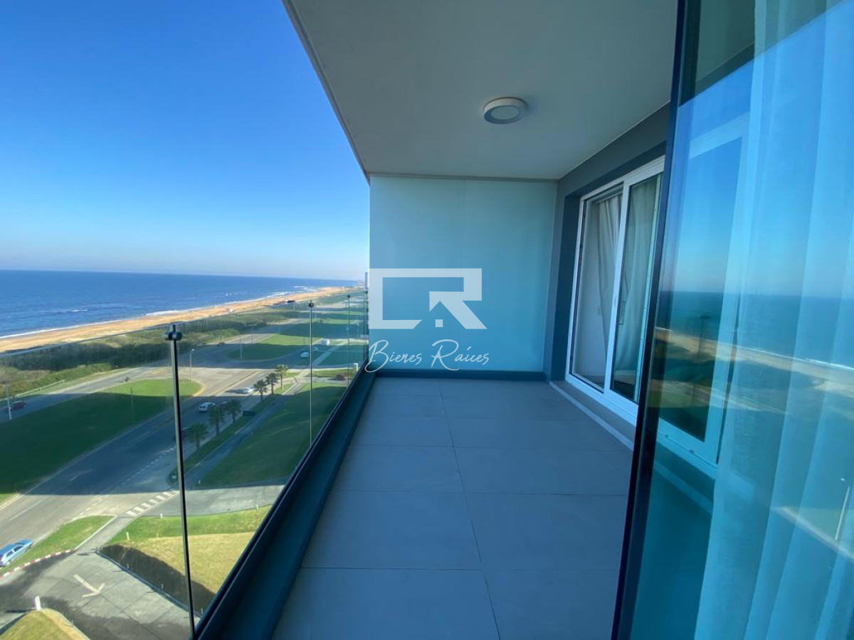 Apartamento ID.112 - Lujosa planta sobre la primera línea al mar.