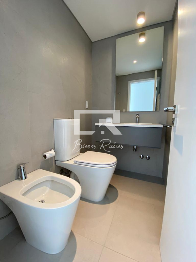Apartamento ID.112 - Lujosa planta sobre la primera línea al mar.