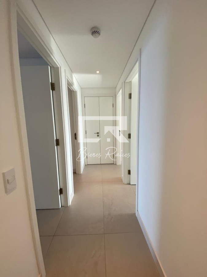 Apartamento ID.112 - Lujosa planta sobre la primera línea al mar.