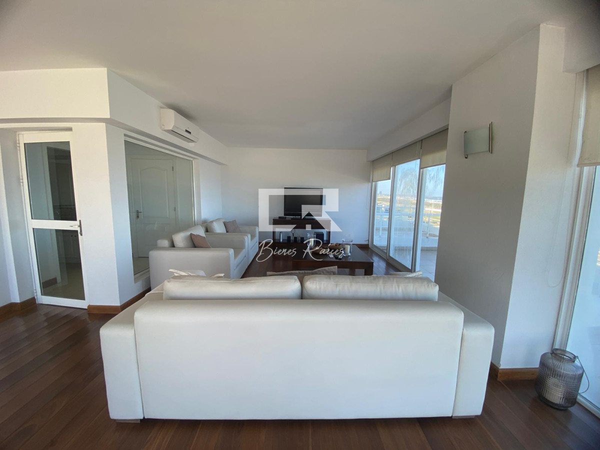Apartamento ID.711 - BAHIA BRAVA 