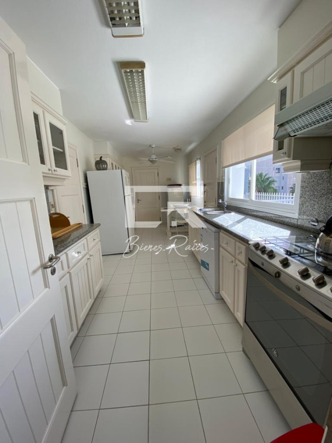 Apartamento ID.119 - Excepcional apto sobre rambla portuaria.