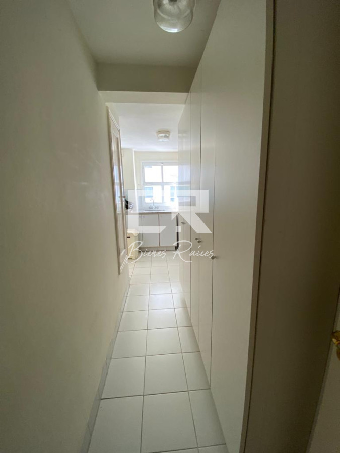 Apartamento ID.119 - Excepcional apto sobre rambla portuaria.