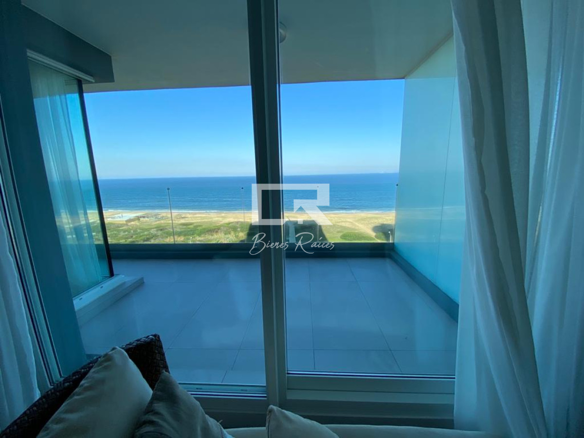 Apartamento ID.112 - Lujosa planta sobre la primera línea al mar.