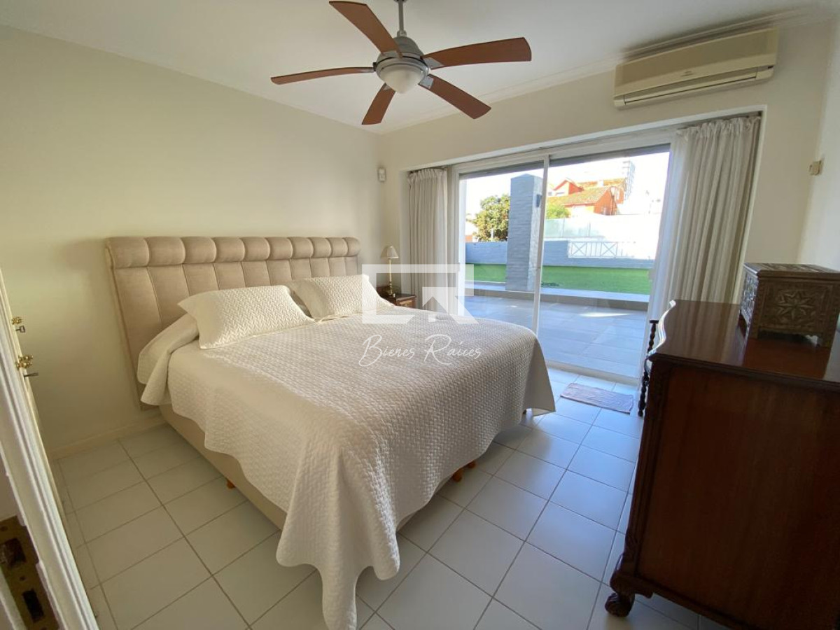 Apartamento ID.119 - Excepcional apto sobre rambla portuaria.