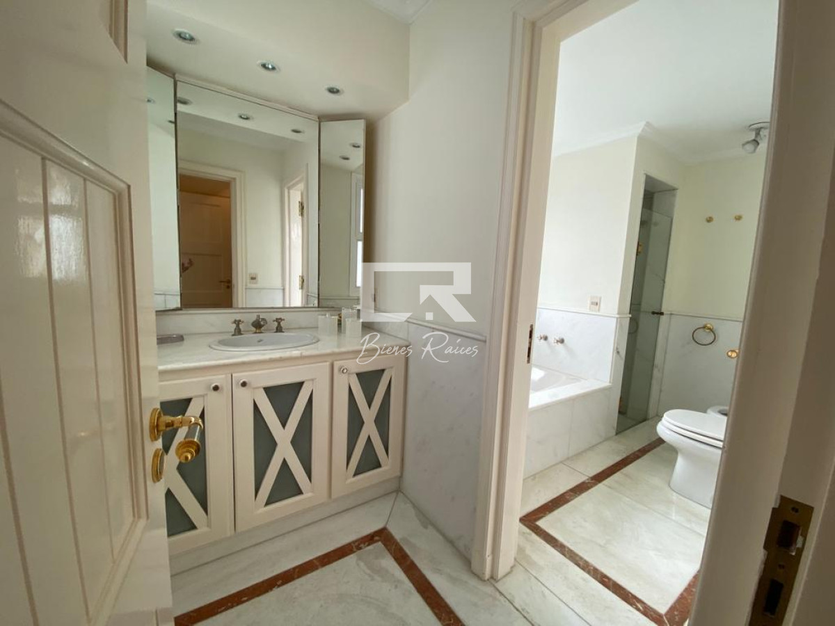Apartamento ID.119 - Excepcional apto sobre rambla portuaria.