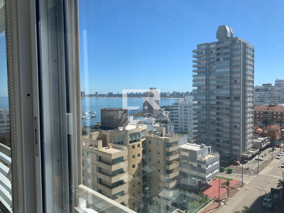 Apartamento ID.106 - La mejor orientación de sol con una vista inmejorable al puerto.