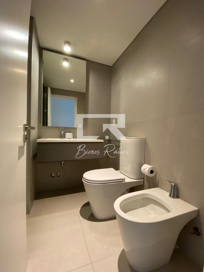 Apartamento ID.112 - Lujosa planta sobre la primera línea al mar.