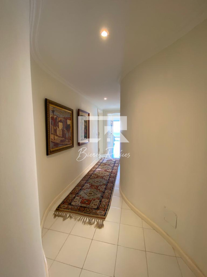 Apartamento ID.119 - Excepcional apto sobre rambla portuaria.
