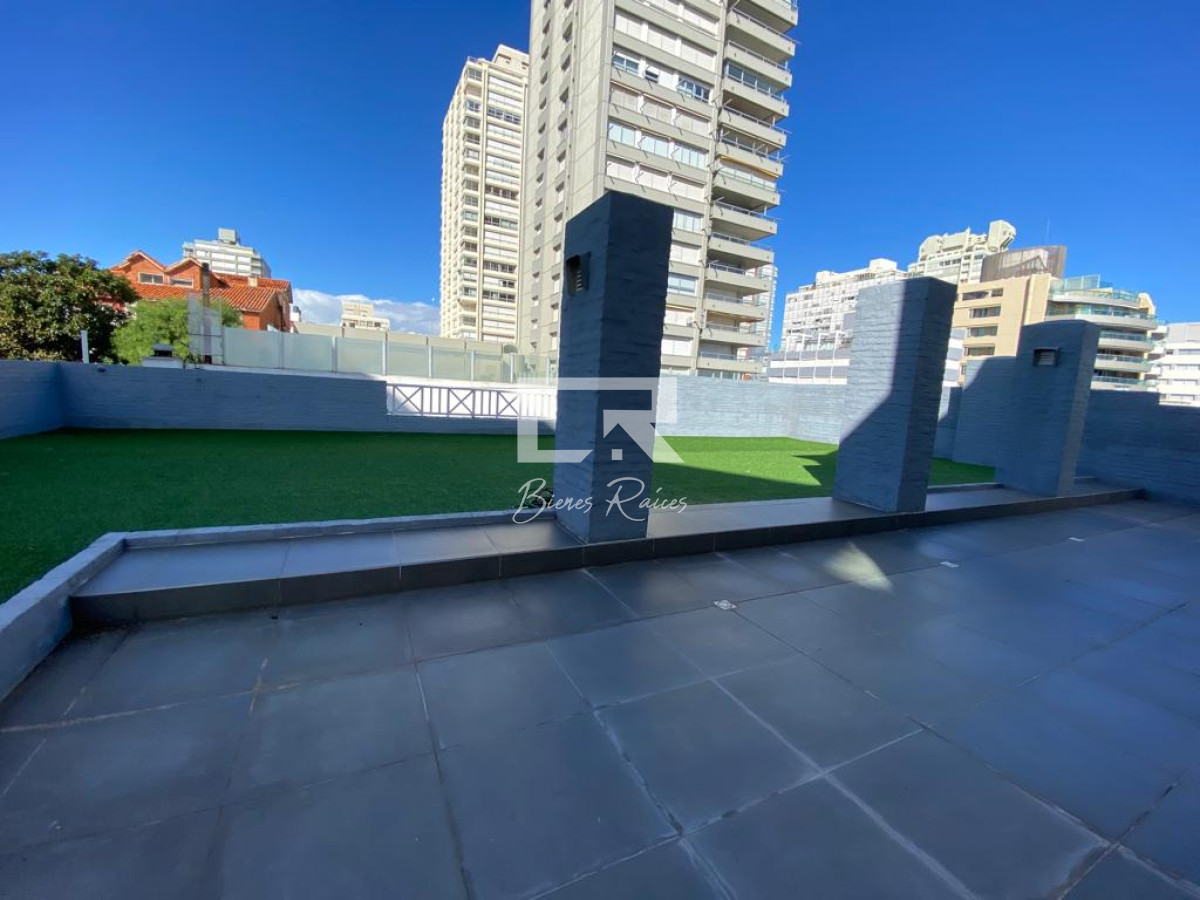 Apartamento ID.119 - Excepcional apto sobre rambla portuaria.