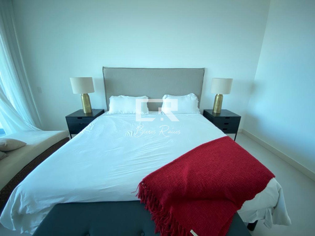 Apartamento ID.112 - Lujosa planta sobre la primera línea al mar.
