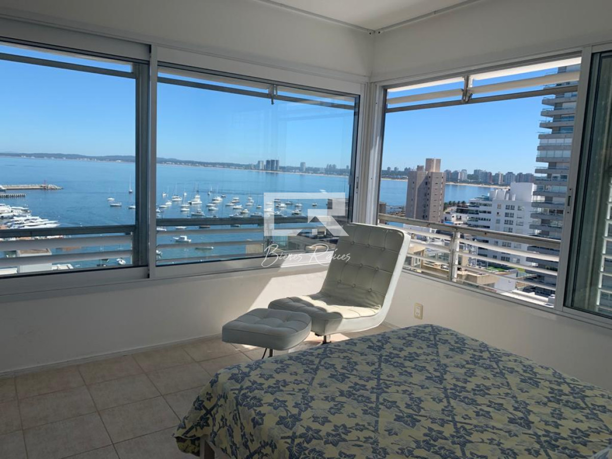 Apartamento ID.106 - La mejor orientación de sol con una vista inmejorable al puerto.