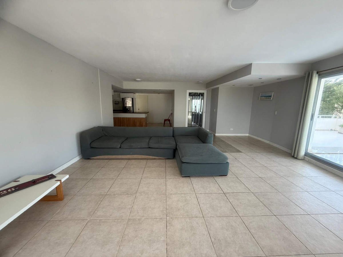 Apartamento en Venta de 3 Dormitorios en Edificio Libra