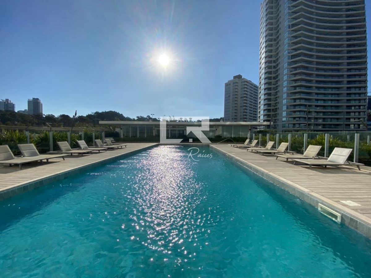 Apartamento ID.112 - Lujosa planta sobre la primera línea al mar.