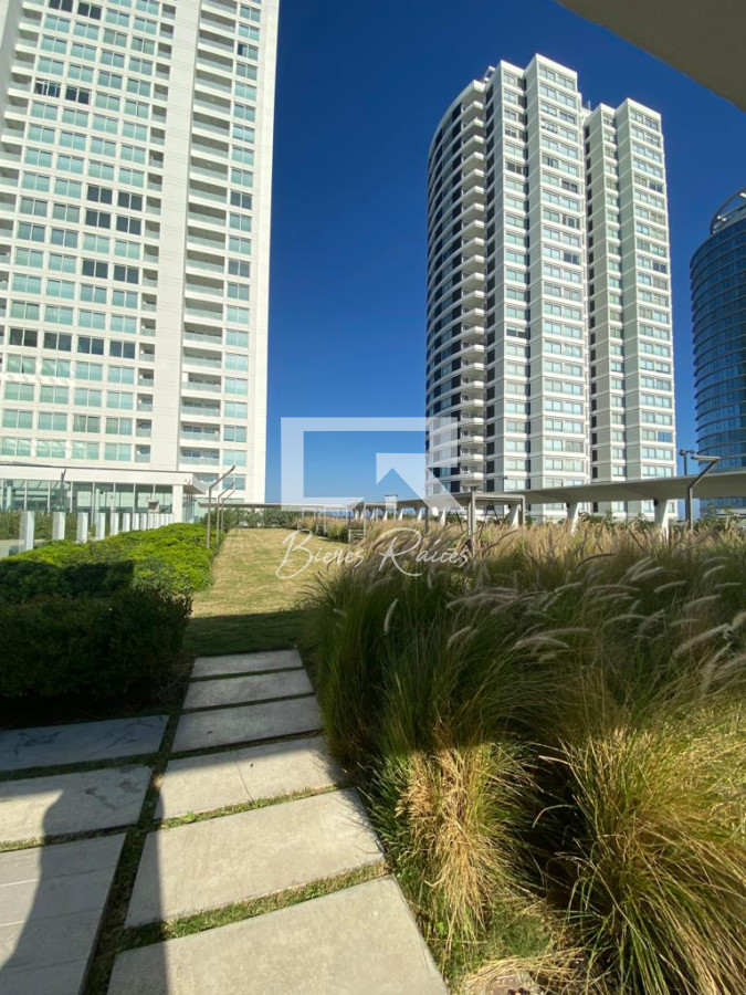 Apartamento ID.112 - Lujosa planta sobre la primera línea al mar.