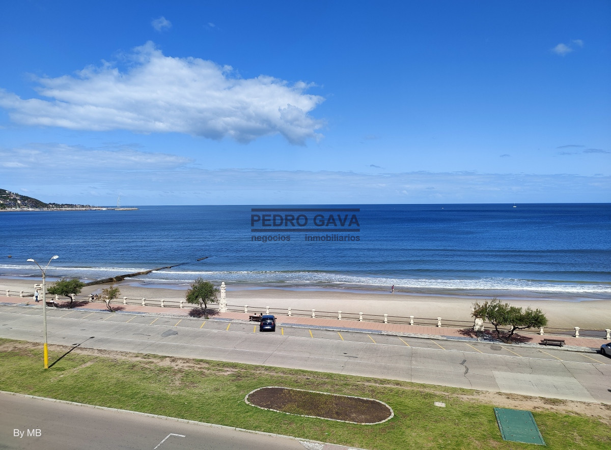 Apartamento ID.157 - Apartamento a la venta frente al mar en Piriapolis