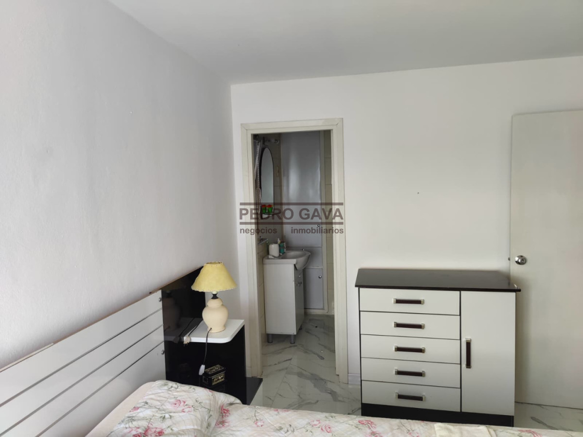 Apartamento ID.349 - Alquiler anual en el centro de Piriápolis - 2 dormitorios, cochera y vista a la Rambla