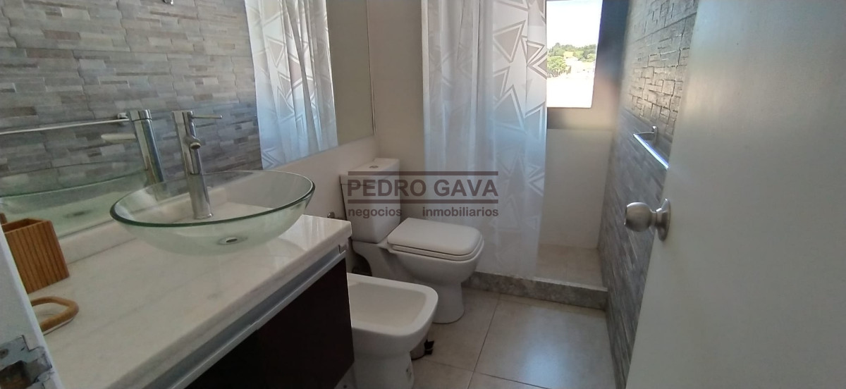Apartamento ID.225 - Apartamento en alquiler Anual en Piriapolis, excelente ubicacion y comodidades !!
