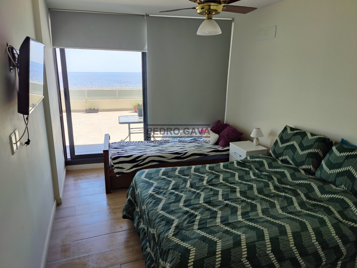 Apartamento ID.334 - Apartamento a la ventafrente al mar con gran terraza de 38 m² en Piriápolis !!