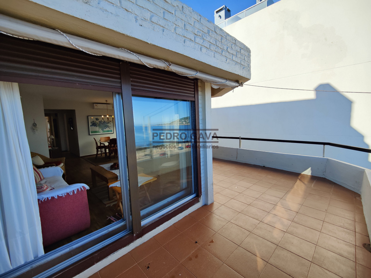 Apartamento ID.311 - Penthouse exclusivo frente al mar a la venta en Piriápolis
