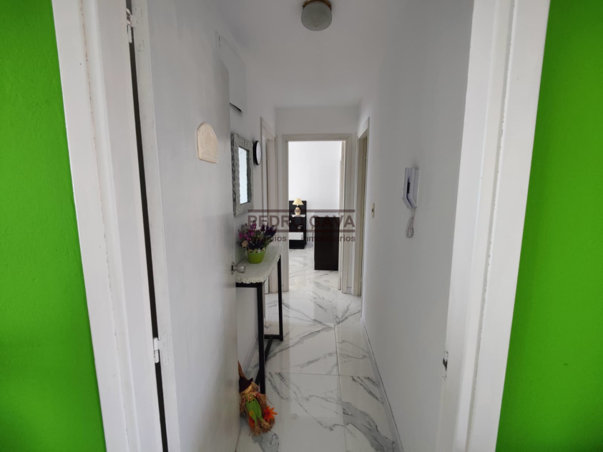 Apartamento ID.349 - Alquiler anual en el centro de Piriápolis - 2 dormitorios, cochera y vista a la Rambla