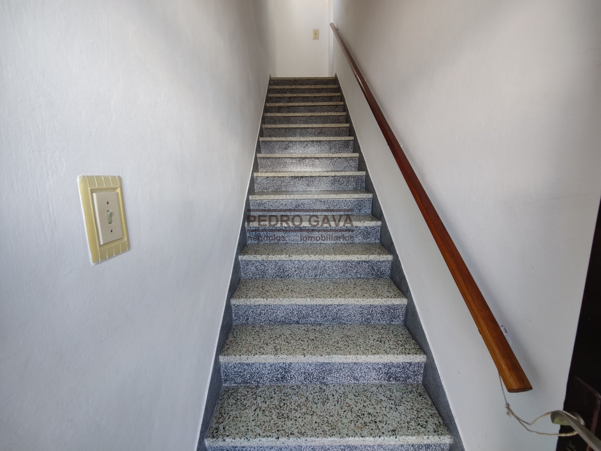 Apartamento ID.228 - Apartamento a la venta en Piriapolis a metros de la Rambla con local comercial o vivienda !