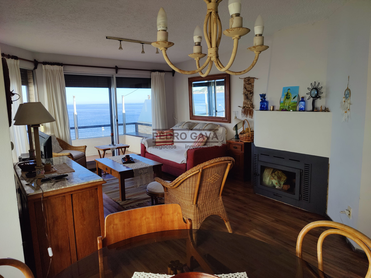 Apartamento ID.311 - Penthouse exclusivo frente al mar a la venta en Piriápolis