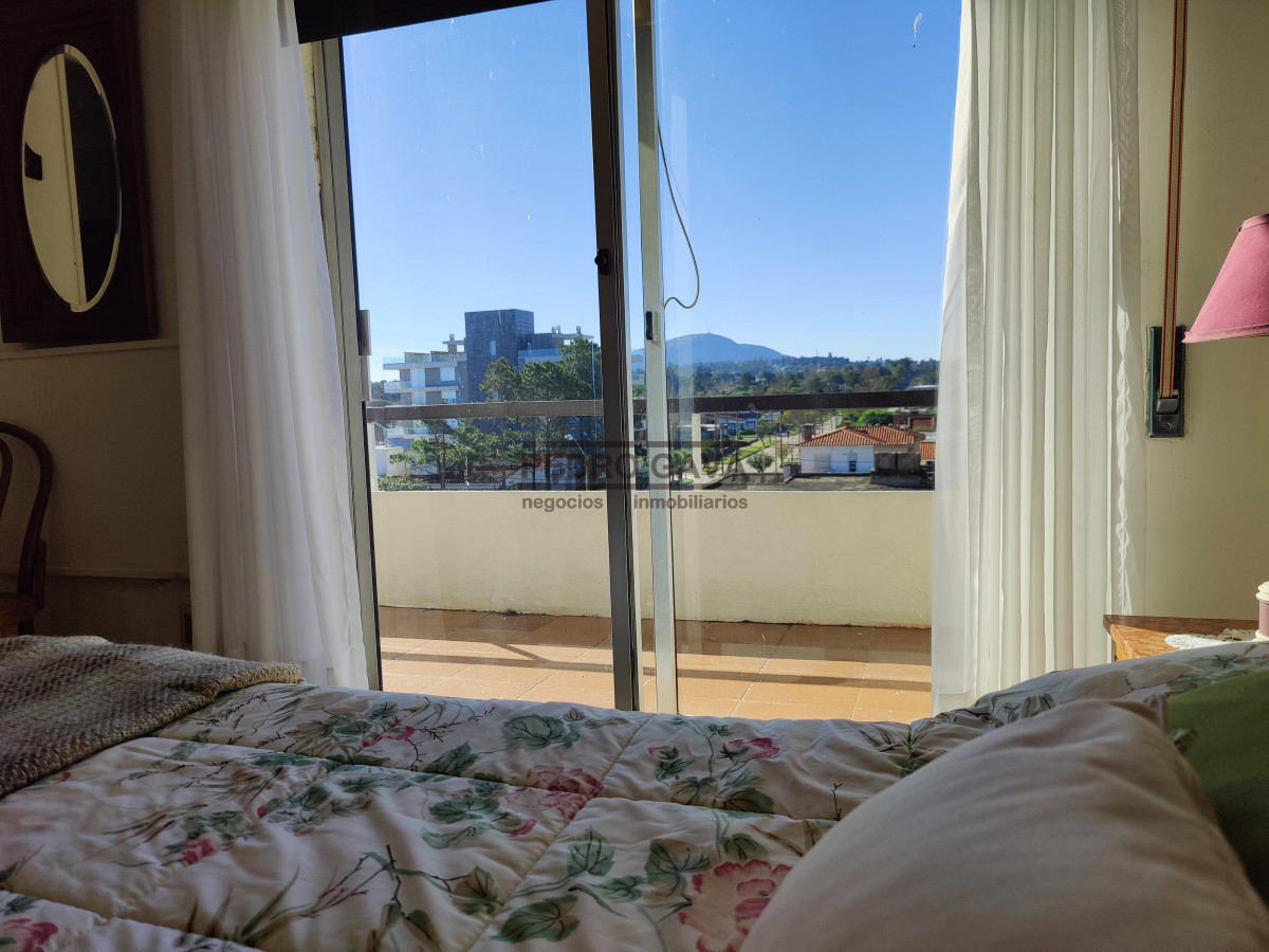 Apartamento ID.311 - Penthouse exclusivo frente al mar a la venta en Piriápolis