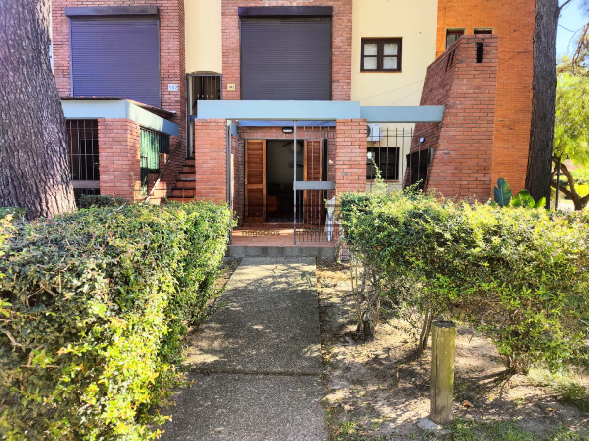Apartamento ID.362 - Apartamento en alquiler en Piriápolis, planta baja con patio y 2 dormitorios