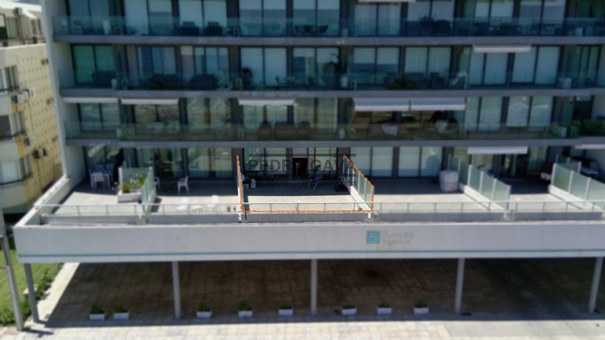 Apartamento ID.334 - Apartamento a la ventafrente al mar con gran terraza de 38 m² en Piriápolis !!