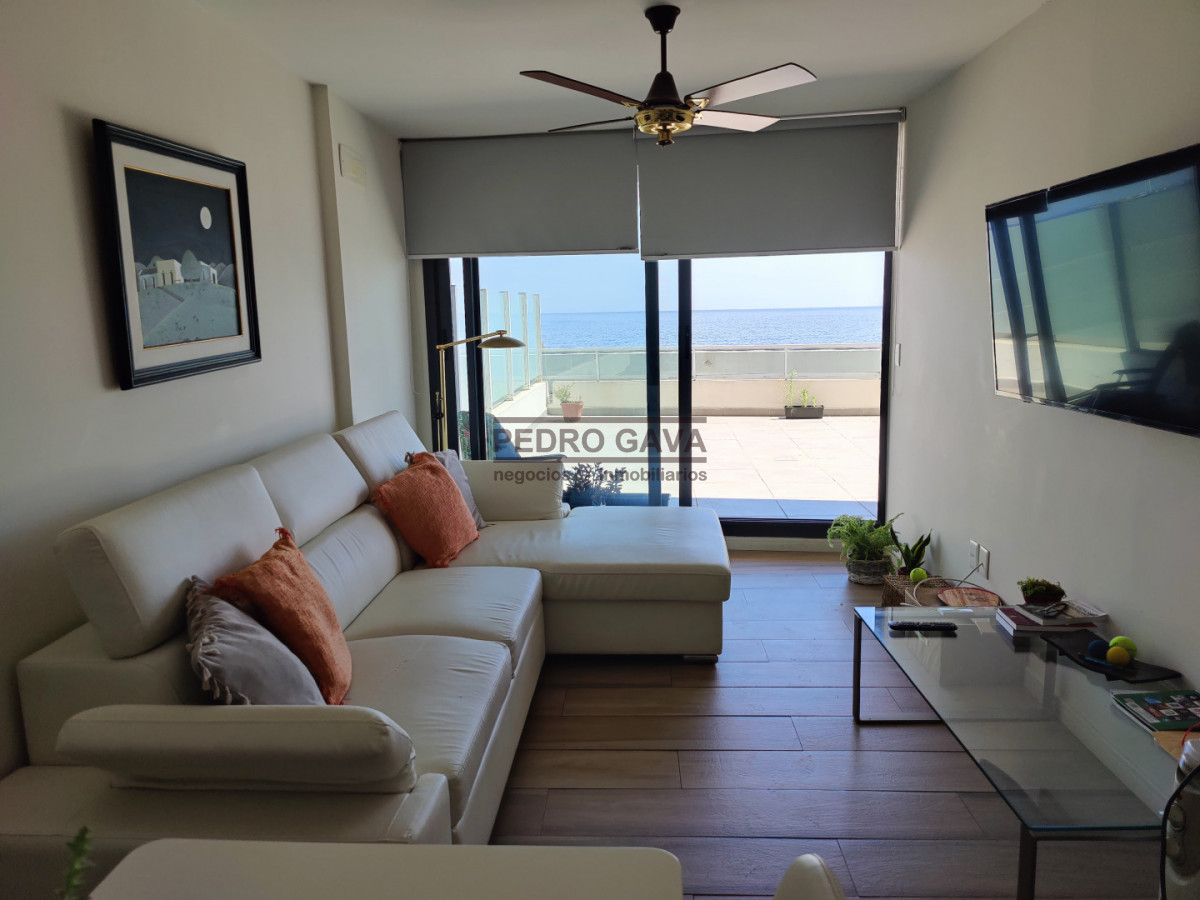 Apartamento ID.334 - Apartamento a la ventafrente al mar con gran terraza de 38 m² en Piriápolis !!