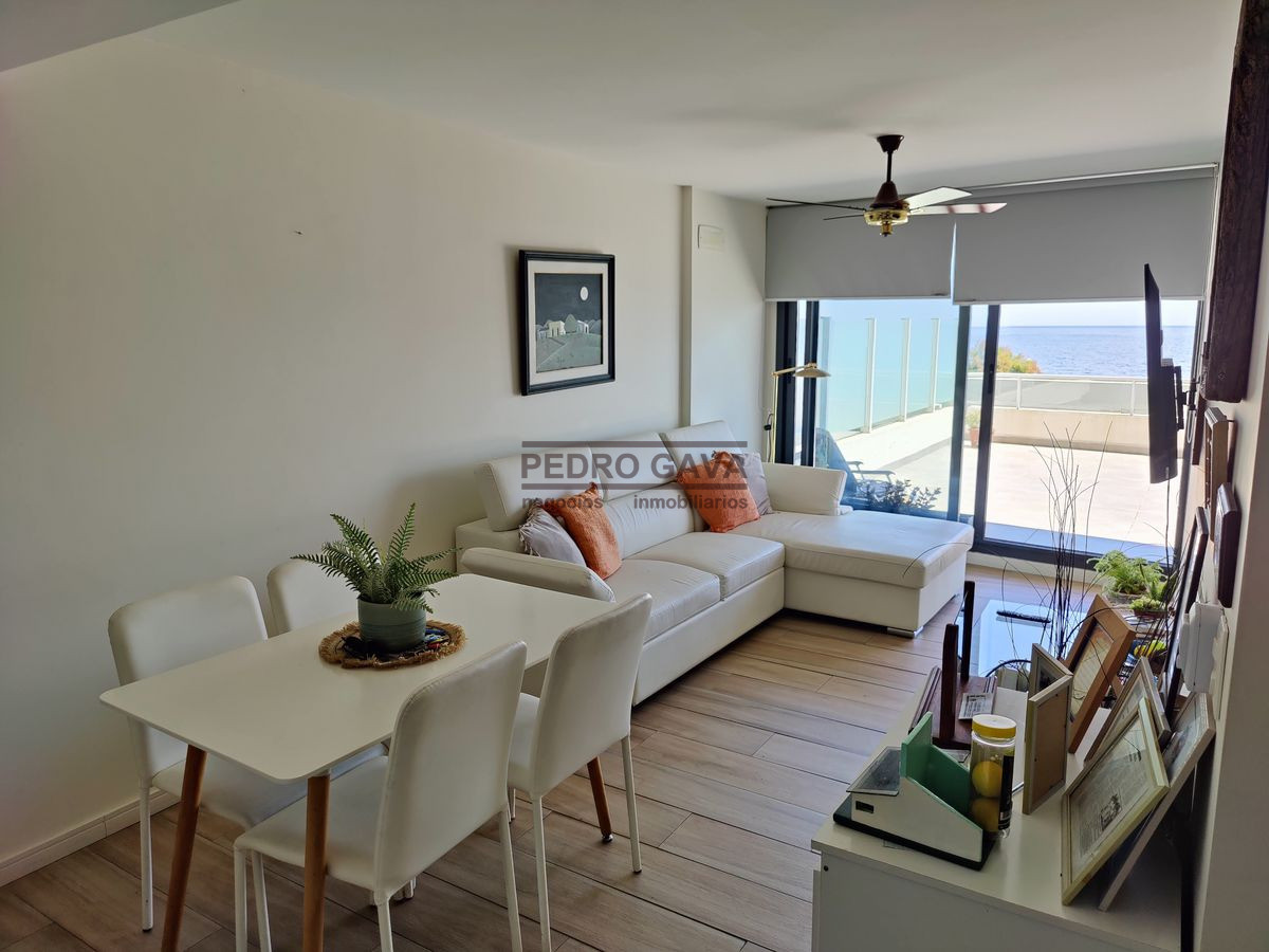 Apartamento ID.334 - Apartamento a la ventafrente al mar con gran terraza de 38 m² en Piriápolis !!