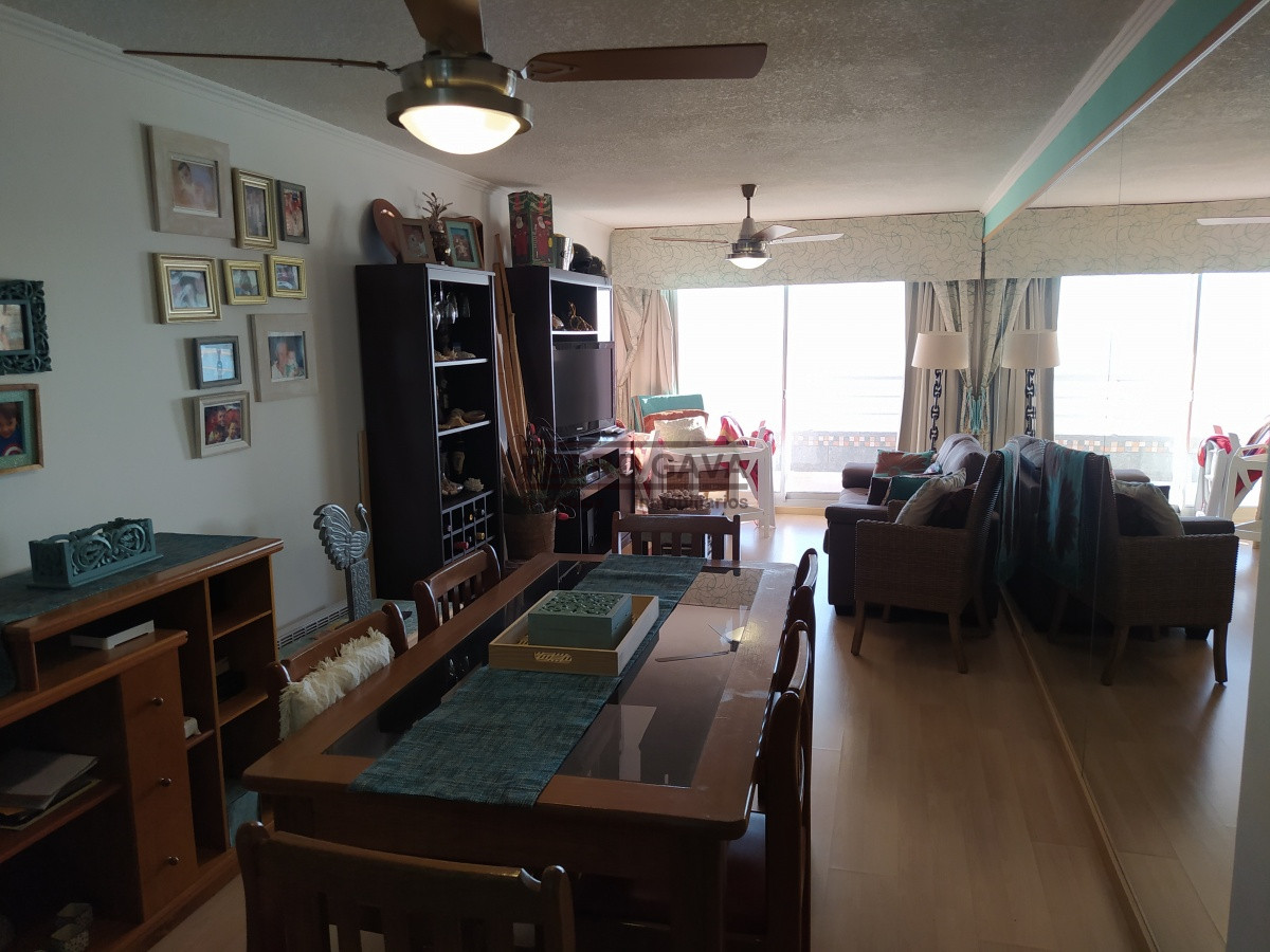 Apartamento ID.149 - Apartamento a la venta de 3 dormitorios y 2 baños sobre la Rambla de Piriapolis