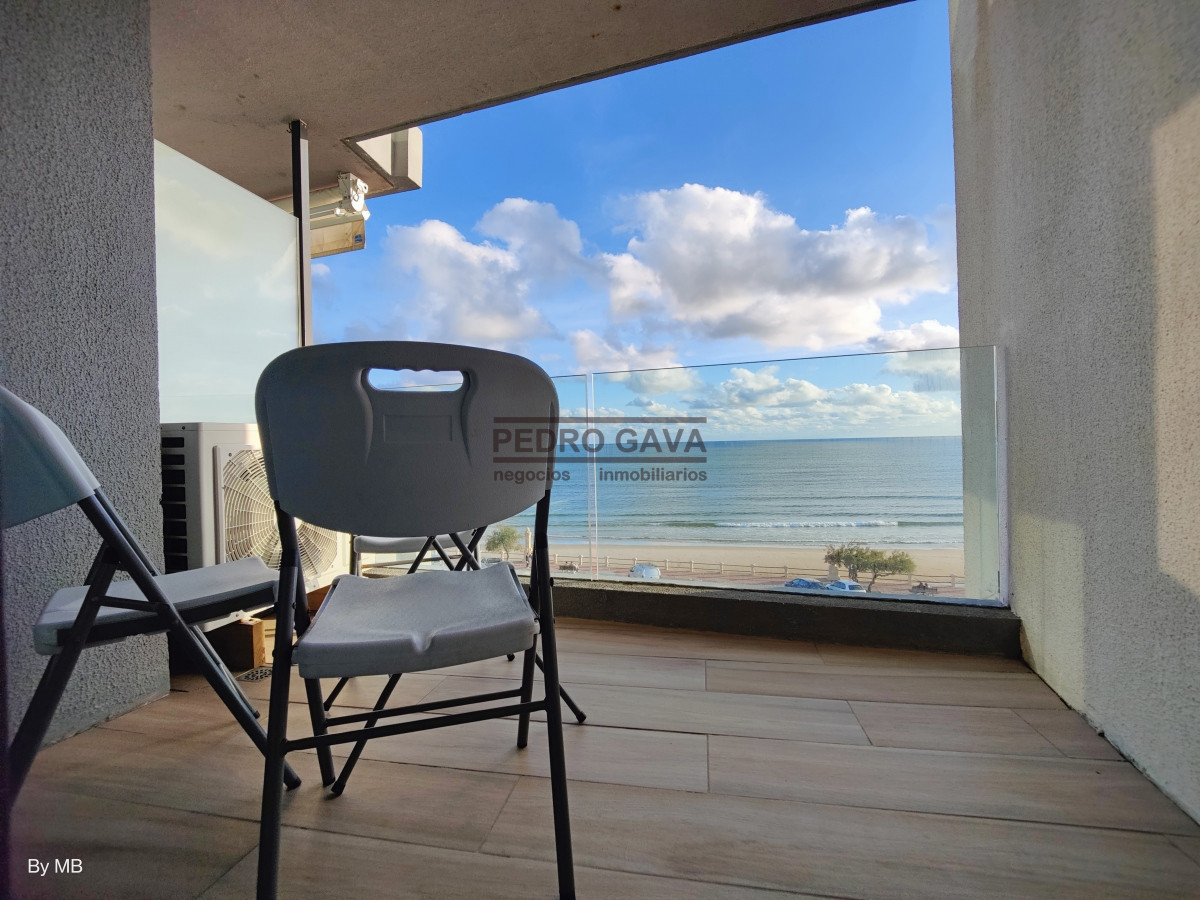Apartamento ID.157 - Apartamento a la venta frente al mar en Piriapolis