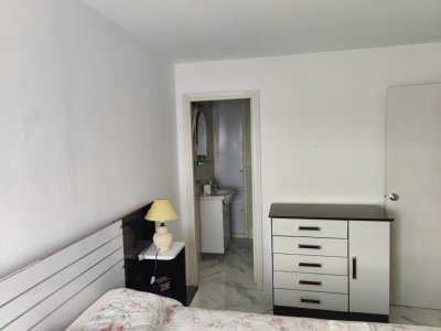 Apartamento ID.349 - Alquiler anual en el centro de Piriápolis - 2 dormitorios, cochera y vista a la Rambla