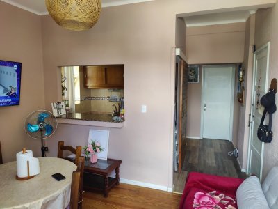 Apartamento ID.339 - Apartamento en venta en Piriápolis, a 30 m de la playa - Edificio Rambla