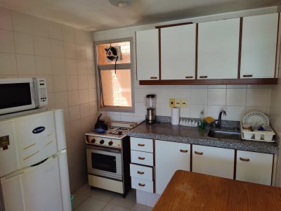 Apartamento ID.327 - Alquiler Anual - Apartamento en Edificio La Riviera, Rambla de Piriápolis