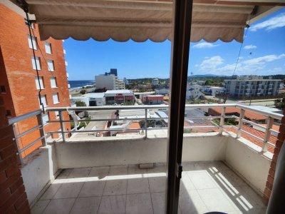 Apartamento ID.327 - Alquiler Anual - Apartamento en Edificio La Riviera, Rambla de Piriápolis