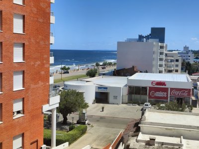 Apartamento ID.327 - Alquiler Anual - Apartamento en Edificio La Riviera, Rambla de Piriápolis