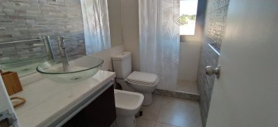Apartamento ID.225 - Apartamento en alquiler Anual en Piriapolis, excelente ubicacion y comodidades !!